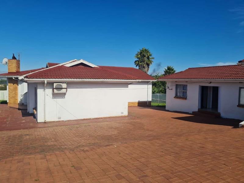 5 Bedroom Property for Sale in Southernwood Eastern Cape